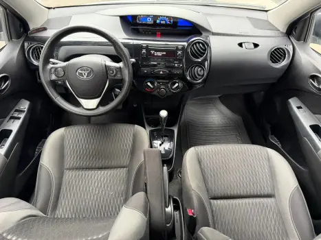 TOYOTA Etios Hatch 1.3 16V 4P FLEX XS, Foto 9