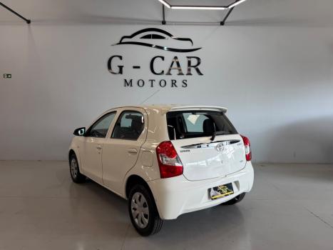 TOYOTA Etios Hatch 1.3 16V 4P FLEX X, Foto 6