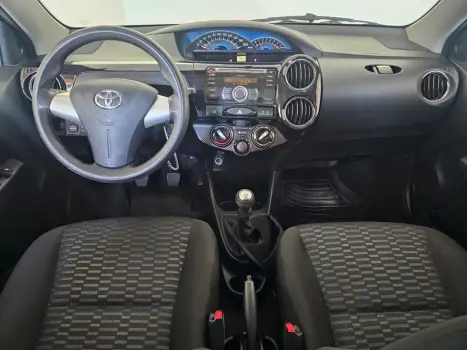 TOYOTA Etios Hatch , Foto 7