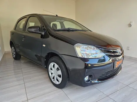 TOYOTA Etios Sedan , Foto 2
