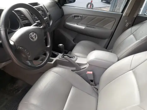 TOYOTA Hilux Caminhonete 3.0 4P 4X4 SRV TURBO DIESEL TOP CABINE DUPLA AUTOMTICO, Foto 9