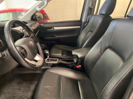 TOYOTA Hilux Caminhonete 2.8 16V SRV 4X4 DIESEL CABINE DUPLA AUTOMTICO, Foto 4