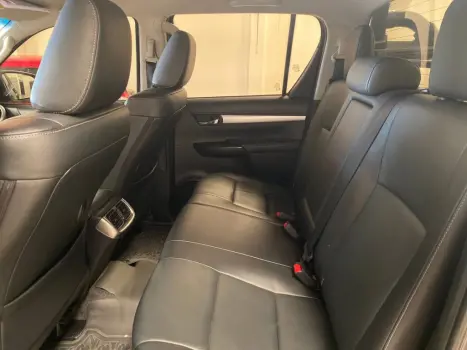 TOYOTA Hilux Caminhonete 2.8 16V SRV 4X4 DIESEL CABINE DUPLA AUTOMTICO, Foto 7
