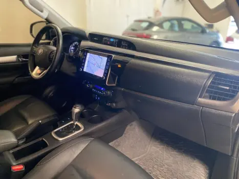 TOYOTA Hilux Caminhonete 2.8 16V SRV 4X4 DIESEL CABINE DUPLA AUTOMTICO, Foto 10