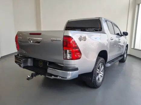 TOYOTA Hilux Caminhonete 2.8 16V 4P SR 4X4 DIESEL CABINE DUPLA AUTOM�TICO, Foto 6
