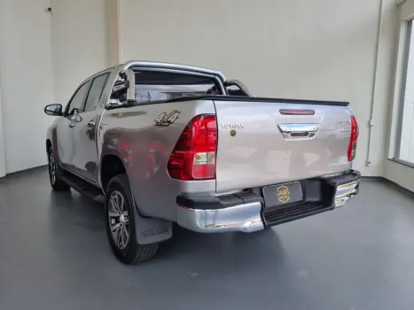 TOYOTA Hilux Caminhonete 2.8 16V SRV 4X4 DIESEL CABINE DUPLA AUTOM�TICO, Foto 8