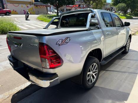 TOYOTA Hilux Caminhonete 2.8 16V 4P SR 4X4 DIESEL CABINE DUPLA AUTOM�TICO, Foto 6