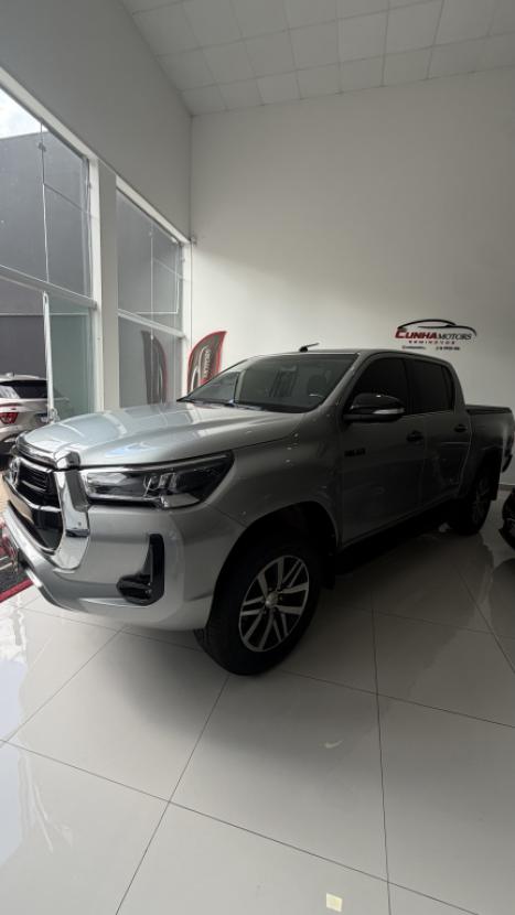 TOYOTA Hilux Caminhonete 2.8 16V SRX 4X4 TURBO DIESEL CABINE DUPLA AUTOM�TICO, Foto 1