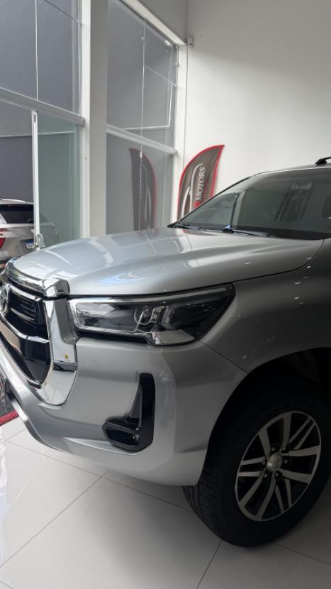 TOYOTA Hilux Caminhonete 2.8 16V SRX 4X4 TURBO DIESEL CABINE DUPLA AUTOM�TICO, Foto 2