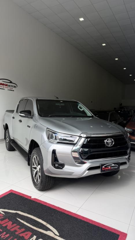TOYOTA Hilux Caminhonete 2.8 16V SRX 4X4 TURBO DIESEL CABINE DUPLA AUTOM�TICO, Foto 4