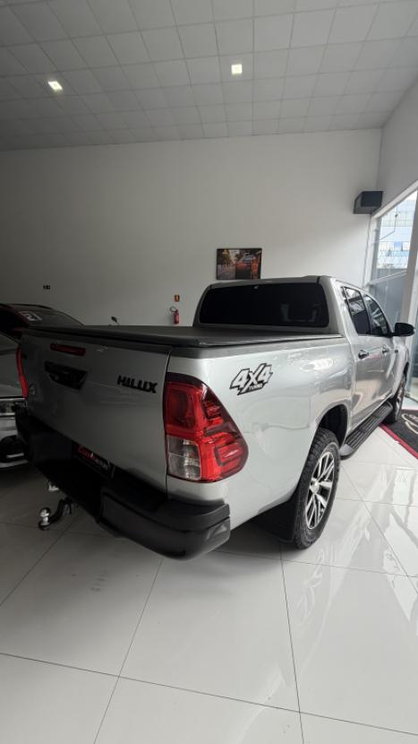 TOYOTA Hilux Caminhonete 2.8 16V SRX 4X4 TURBO DIESEL CABINE DUPLA AUTOM�TICO, Foto 6