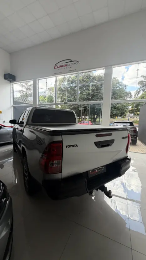TOYOTA Hilux Caminhonete 2.8 16V SRX 4X4 TURBO DIESEL CABINE DUPLA AUTOM�TICO, Foto 10