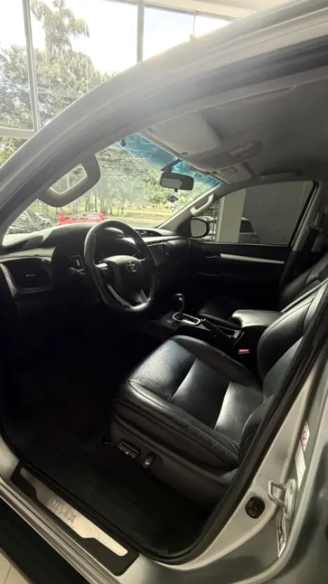 TOYOTA Hilux Caminhonete 2.8 16V SRX 4X4 TURBO DIESEL CABINE DUPLA AUTOM�TICO, Foto 13