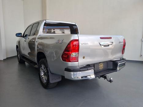 TOYOTA Hilux Caminhonete 2.8 16V 4P SR 4X4 DIESEL CABINE DUPLA AUTOM�TICO, Foto 8