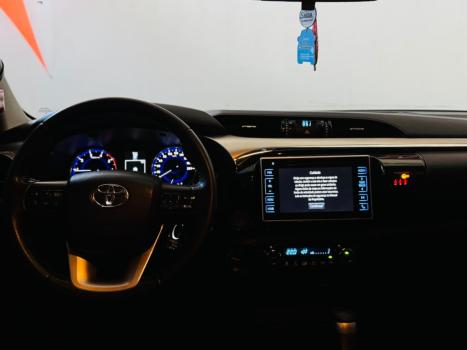 TOYOTA Hilux Caminhonete 2.8 16V SRV 4X4 DIESEL CABINE DUPLA AUTOM�TICO, Foto 4