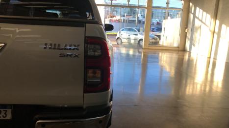 TOYOTA Hilux Caminhonete 2.8 16V SRX 4X4 TURBO DIESEL CABINE DUPLA AUTOM�TICO, Foto 8