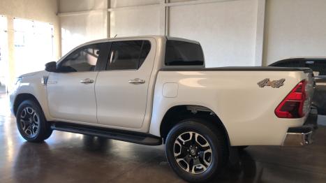TOYOTA Hilux Caminhonete 2.8 16V SRX 4X4 TURBO DIESEL CABINE DUPLA AUTOM�TICO, Foto 11