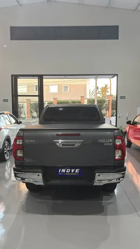 TOYOTA Hilux Caminhonete 2.8 16V 4P SRX DIESEL CABINE DUPLA, Foto 2