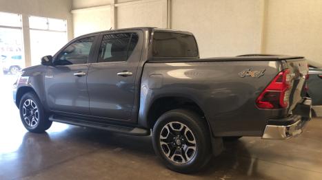 TOYOTA Hilux Caminhonete 2.8 16V SRX 4X4 TURBO DIESEL CABINE DUPLA AUTOMÁTICO, Foto 5