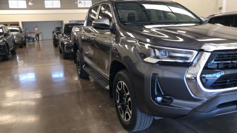 TOYOTA Hilux Caminhonete 2.8 16V SRX 4X4 TURBO DIESEL CABINE DUPLA AUTOMÁTICO, Foto 8