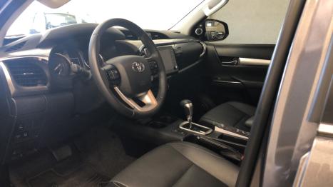 TOYOTA Hilux Caminhonete 2.8 16V SRX 4X4 TURBO DIESEL CABINE DUPLA AUTOMÁTICO, Foto 13
