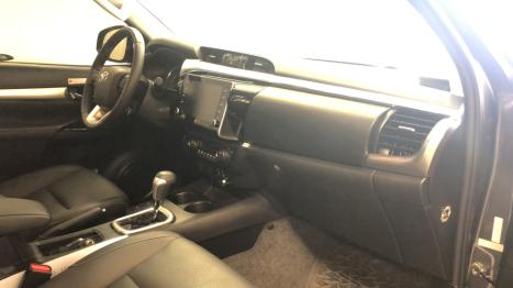 TOYOTA Hilux Caminhonete 2.8 16V SRX 4X4 TURBO DIESEL CABINE DUPLA AUTOMÁTICO, Foto 15