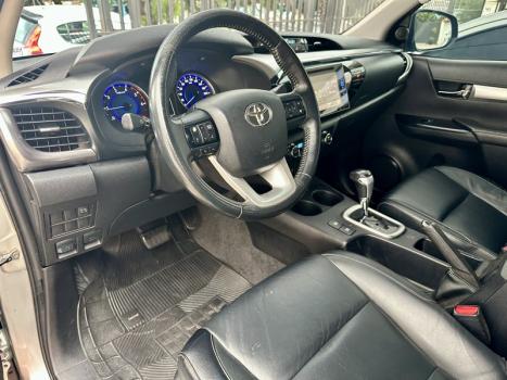 TOYOTA Hilux Caminhonete 2.8 16V SRV 4X4 DIESEL CABINE DUPLA AUTOMÁTICO, Foto 6