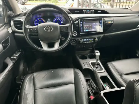 TOYOTA Hilux Caminhonete 2.8 16V SRV 4X4 DIESEL CABINE DUPLA AUTOMÁTICO, Foto 9