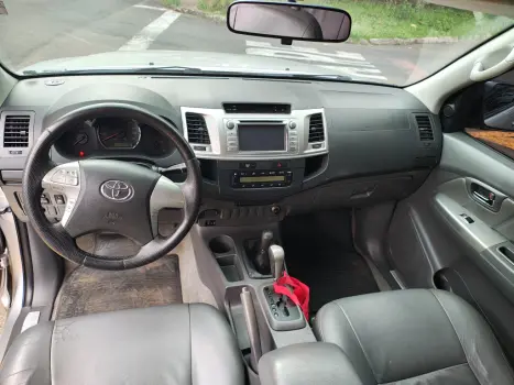 TOYOTA Hilux Caminhonete 2.7 16V 4P SRV CABINE DUPLA, Foto 13