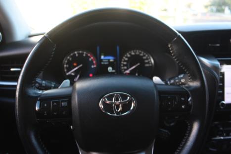 TOYOTA Hilux SW4 2.8 16V 4P SRX 4X4 7 LUGARES TURBO DIESEL AUTOMÁTICO, Foto 19 TOYOTA Hilux SW4 2.8 16V 4P SRX 4X4 7 LUGARES TURBO DIESEL AUTOMÁTICO, Foto 19
