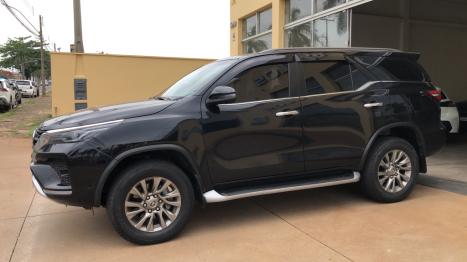 TOYOTA Hilux SW4 2.8 16V 4P SRX 4X4 7 LUGARES TURBO DIESEL AUTOMTICO, Foto 1