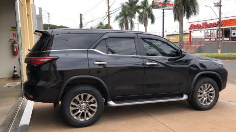 TOYOTA Hilux SW4 2.8 16V 4P SRX 4X4 7 LUGARES TURBO DIESEL AUTOMTICO, Foto 9