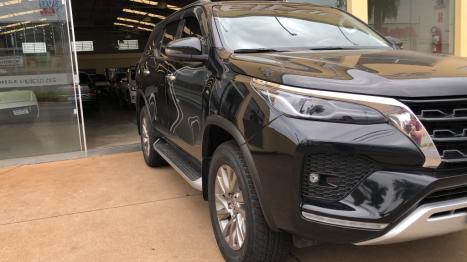 TOYOTA Hilux SW4 2.8 16V 4P SRX 4X4 7 LUGARES TURBO DIESEL AUTOMTICO, Foto 10