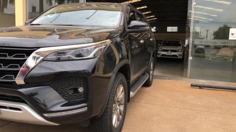 TOYOTA Hilux SW4 2.8 16V 4P SRX 4X4 7 LUGARES TURBO DIESEL AUTOMTICO, Foto 11