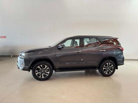 TOYOTA Hilux SW4 2.8 16V 4P SRX PLATINUM 4X4 TURBO DIESEL AUTOMTICO, Foto 2