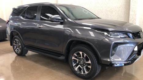 TOYOTA Hilux SW4 2.8 16V 4P SRX PLATINUM 4X4 7 LUGARES TURBO DIESEL AUTOM�TICO, Foto 2