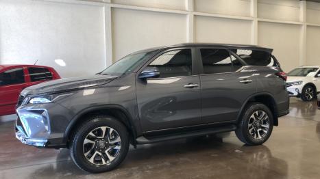 TOYOTA Hilux SW4 2.8 16V 4P SRX PLATINUM 4X4 7 LUGARES TURBO DIESEL AUTOM�TICO, Foto 7