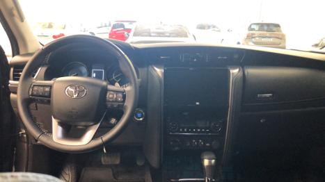 TOYOTA Hilux SW4 2.8 16V 4P SRX PLATINUM 4X4 7 LUGARES TURBO DIESEL AUTOM�TICO, Foto 15
