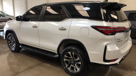 TOYOTA Hilux SW4 2.8 16V 4P SRX PLATINUM 4X4 7 LUGARES TURBO DIESEL AUTOM�TICO, Foto 2