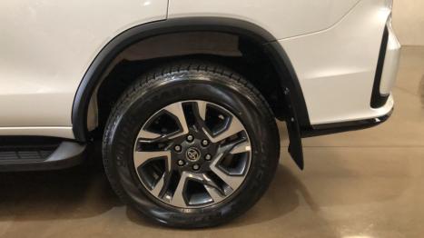TOYOTA Hilux SW4 2.8 16V 4P SRX PLATINUM 4X4 7 LUGARES TURBO DIESEL AUTOM�TICO, Foto 4