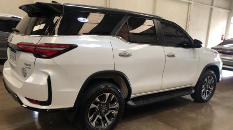 TOYOTA Hilux SW4 2.8 16V 4P SRX PLATINUM 4X4 7 LUGARES TURBO DIESEL AUTOM�TICO, Foto 7