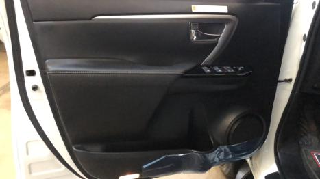 TOYOTA Hilux SW4 2.8 16V 4P SRX PLATINUM 4X4 7 LUGARES TURBO DIESEL AUTOM�TICO, Foto 18