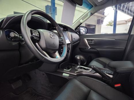 TOYOTA Hilux SW4 2.8 16V 4P SRX PLATINUM 4X4 7 LUGARES TURBO DIESEL AUTOM�TICO, Foto 7