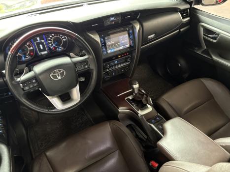 TOYOTA Hilux SW4 2.8 16V 4P SRX 4X4 7 LUGARES TURBO DIESEL AUTOMÁTICO, Foto 6