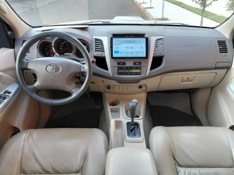 TOYOTA Hilux SW4 3.0 16V 4P SRV 4X4 TURBO DIESEL AUTOM�TICO, Foto 2