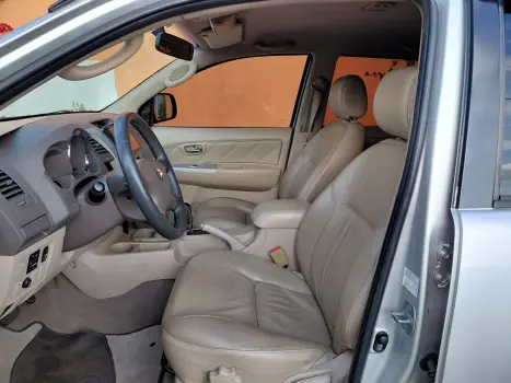 TOYOTA Hilux SW4 3.0 16V 4P SRV 4X4 TURBO DIESEL AUTOM�TICO, Foto 7