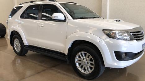 TOYOTA Hilux SW4 3.0 16V 4P SRV 4X4 7 LUGARES TURBO DIESEL AUTOM�TICO, Foto 3
