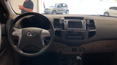 TOYOTA Hilux SW4 3.0 16V 4P SRV 4X4 7 LUGARES TURBO DIESEL AUTOM�TICO, Foto 15