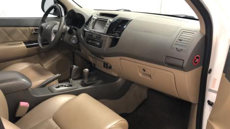 TOYOTA Hilux SW4 3.0 16V 4P SRV 4X4 7 LUGARES TURBO DIESEL AUTOM�TICO, Foto 18