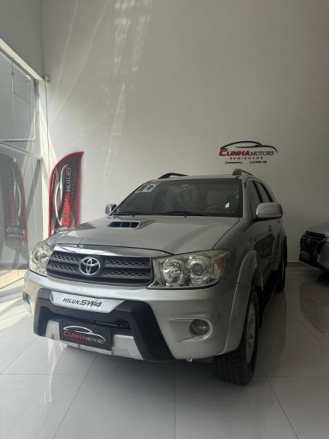 TOYOTA Hilux SW4 4.0 V6 24V 4P SRV 7LUGARES 4X4 AUTOMTICO, Foto 1
